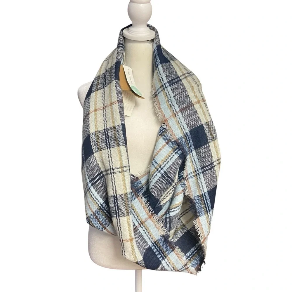 Look by M Rosarita Infinity Scarf OS Navy Cream Tan Plaid  Wool Blend Fall NWT